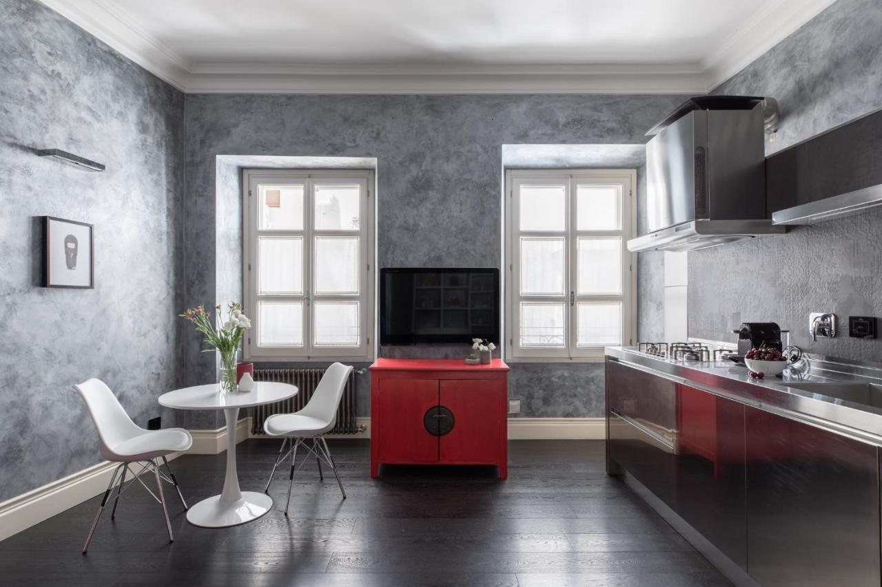 Iflat A Sparkle Of Red In Trastevere Roma Esterno foto
